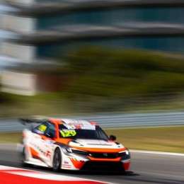 TCR World Tour: Girolami culminó quinto en la primera competencia