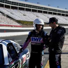Ocon y Gasly se subieron a un auto de NASCAR