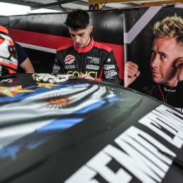 TN: así luce el auto y el box en homenaje a Alex Conci