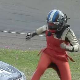 TN: ¡Locura! se tocaron y cuando se bajó agarró a patadas el auto de su rival