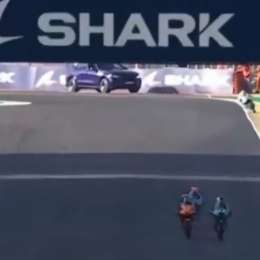 ¡A borde de la tragedia! un auto se metió a la pista en pleno entrenamiento