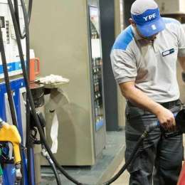 Aumenta la nafta: ¿qué petrolera subirá sus precios hoy?