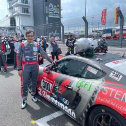 Argentinos en Nürburgring: Vazquez completó las 24 hs.