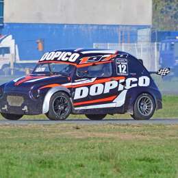 Corrió en TC y a los 74 años sigue ganando en el automovilismo zonal