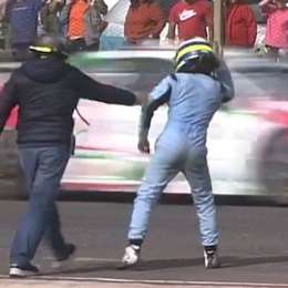 TC2000: no ocultó su enojo con un rival y le hizo señas al borde de la pista