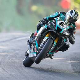 Michael Dunlop sigue haciendo historia en el TT de la Isla de Man