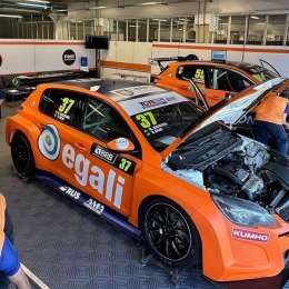 TCR South America: el binomio Reischl/Salas dominó el viernes en Interlagos