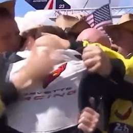 ¡A puro festejo! Así celebró Nico Varrone la victoria de las 24Hs de Le Mans con su equipo