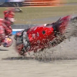 MotoGP: así fue la durísima caída de Augusto Fernández en Assen