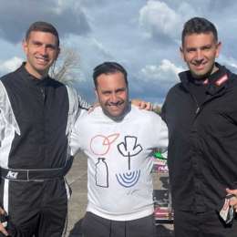 Dibu Martínez se puso el buzo antiflama y giró a fondo arriba de un karting