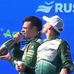 ¡No se lo esperaba! Chapur sorprendió al "Gurísito" Martínez con una particular reacción