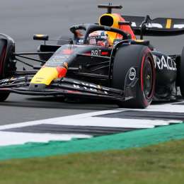 F1: pole de Verstappen y brillante clasificación de McLaren en Silverstone