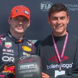 F1: Dybala le entregó un premio a Verstappen tras la clasificación