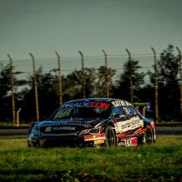 Victoria de Pérez Bravo en el Sprint del Top Race Series en La Rioja