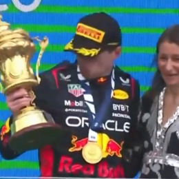 F1: el particular momento que protagonizó Verstappen en el podio de Silverstone