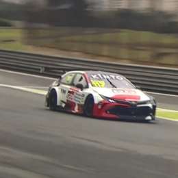 ¡Suena tremendo! el relator del Stock Car festejó cantando el triunfo de Rossi