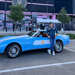 Messimania en Miami: el fanático que pintó su Corvette con los colores de Argentina