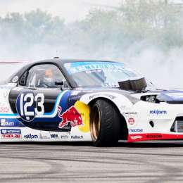 Max  Verstappen se sumó al "Drift"