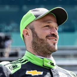 IndyCar: ¡También lo acelera! Canapino, a fondo arriba de un monopatín