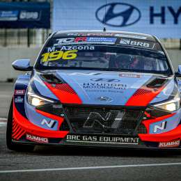TCR: Azcona y Yannantuoni, los ganadores de la Carrera 1