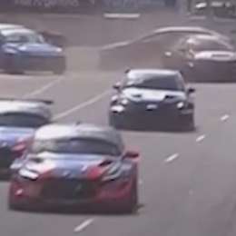 TCR South America: golpe y abandono para Yannantuoni en la primera vuelta en La Pedrera