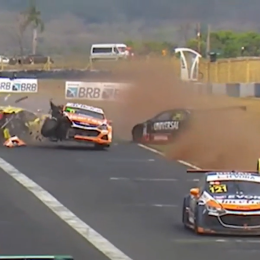 Impactante accidente del Stock Car en plena recta de Goiania