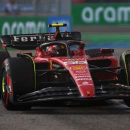 F1: Sainz deslumbró y se quedó con la pole position en Singapur