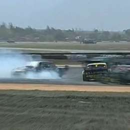 TC: ¡Lo esquivaron con lo justo! Benvenuti protagonizó un trompo a poco de largar