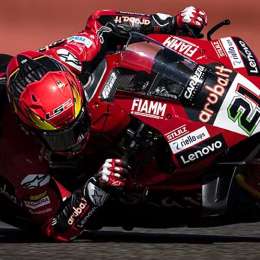 WSBK: Rinaldi ganó la Carrera 1 en un sábado complicado para Bautista