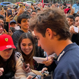 ¡Que de la mano de Colapinto! La locura de los hinchas en el ACA