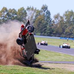 Duro vuelco durante la segunda final de la Fórmula 3 Metropolitana en La Plata