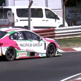 El motivo del trompo de Merlo en el ingreso a boxes en los 200Km de BsAs