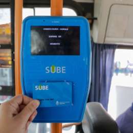 ¿Cómo cargar la SUBE arriba del colectivo?