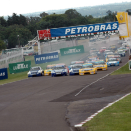 TC2000: definición infartante entre Rossi y Silva en Paraná 2006