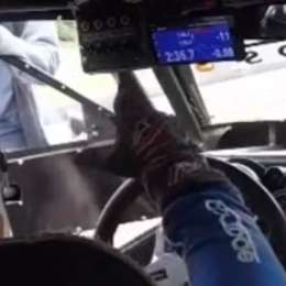 La increíble explicación de un piloto para describir la falla que tenía su auto
