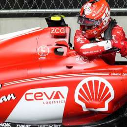 Ferrari en problemas por una alcantarilla