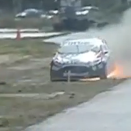 TN: fuego en el auto de Posco, que se queda sin chances en la pelea por el título
