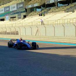 F1: Colapinto, a fondo con el Williams en plena recta de Yas Marina