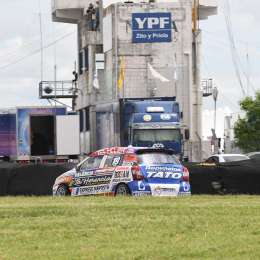 Turismo Pista: Exequiel Bastidas prevaleció en el viernes de la Clase 3