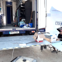 Carburando en el Dakar 2024: ¿Cómo es el box de Manu Andujar?
