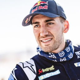 Dakar 2024: Luciano Benavides, post Etapa 8: “Un golpe en la mano me impidió quedarme con la victoria”