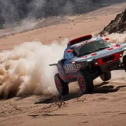 Dakar 2024: Ekström se quedó con la victoria y Sainz estiró la diferencia con Loeb en la general