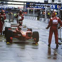 F1: el día que Schumacher ganó pasando por el pitlane