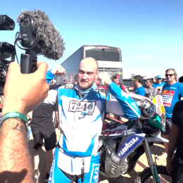 ¡Dale, campeón! Manu Andujar y un emotivo festejo tras consagrarse en el Dakar 2024
