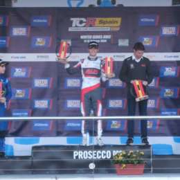 TCR España: Nacho Montenegro arrancó con una victoria en Jerez de la Frontera