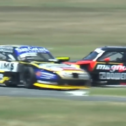 TC Mouras: ¡Se sacaron chispas! Iansa y Bernasconi terminaron fuera de la pista en plena lucha por el primer puesto