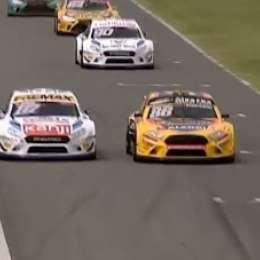Top Race: la maniobra de Rossi para tomar la punta de la carrera