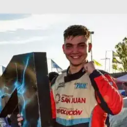 Con 15 años pasó del simulador a ganar en la pista