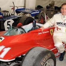 Jody Scheckter vende sus autos de carrera