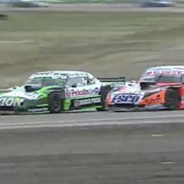 TC: tremendo doble adelantamiento de Chapur durante la final en Viedma